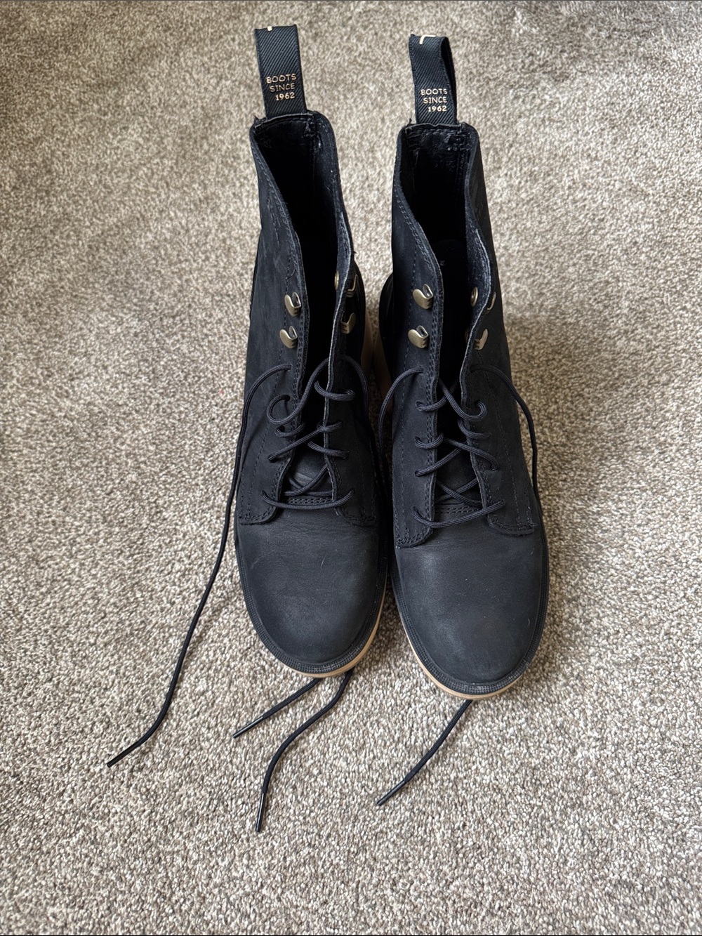 Sorel Hi-Line Black Lace-Up Boots with Pull Tabs